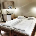 Sarvarfuerdo Apartmanhaz Apartment *