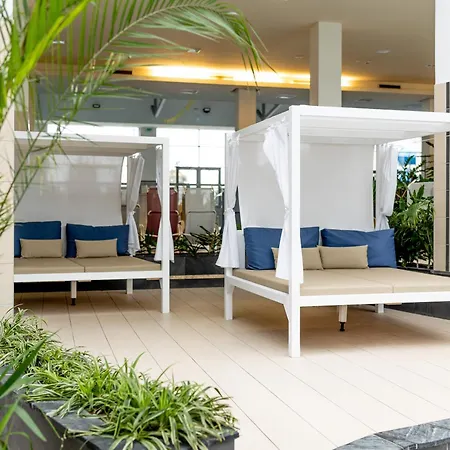 شقة Sarvarfuerdo Apartmanhaz
