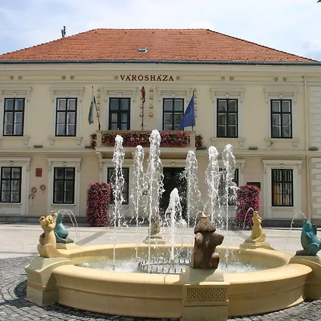 Sarvarfuerdo Apartmanhaz Sárvár