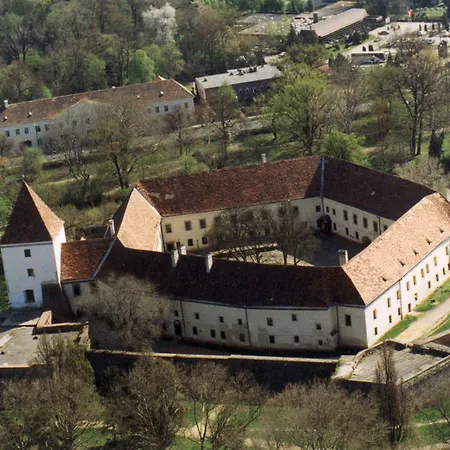Sarvarfuerdo Apartmanhaz Sárvár