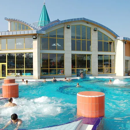 Sarvarfuerdo Apartmanhaz Sarvar