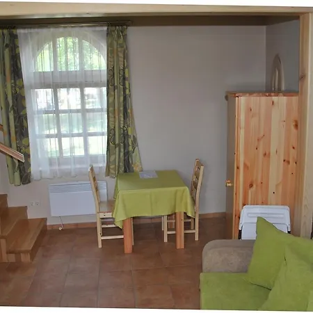 Apartment Sarvarfuerdo Apartmanhaz Sárvár