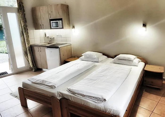 Sarvarfuerdo Apartmanhaz Appartement *